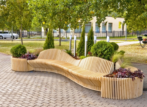 1632996953 38 pro dachnikov com p lavochki s klumbami dlya tsvetov foto 40 - Street landscaping (barriers, benches, trash cans, lanterns)